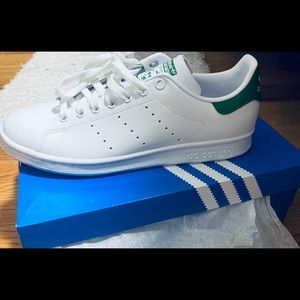 Stan Smiths Adidas women sneakers. New never worn.